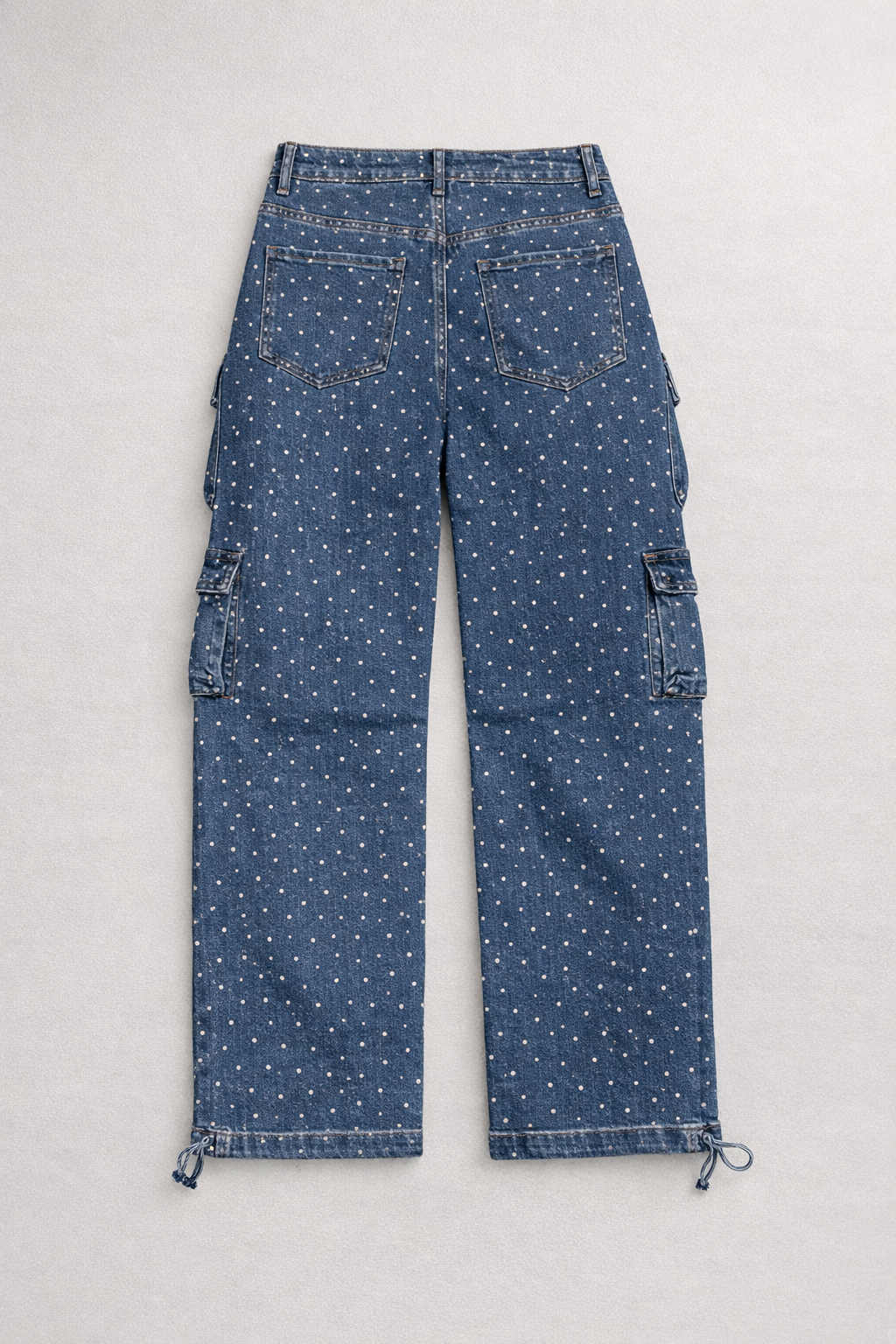Jeans cargo con strass